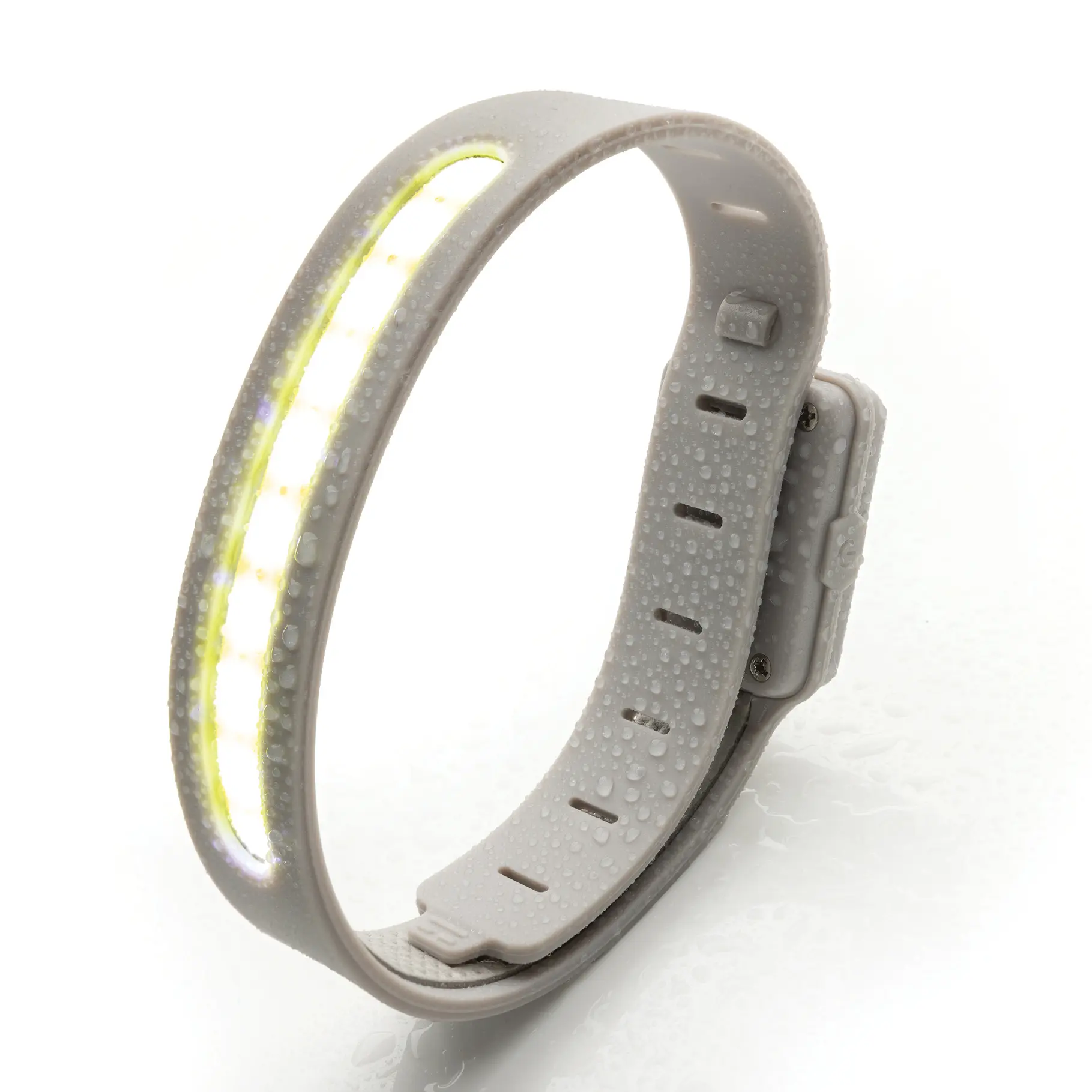 Bracciale luminoso running personalizzato con luce LED accesa, accessorio impermeabile per corsa e attività outdoor.